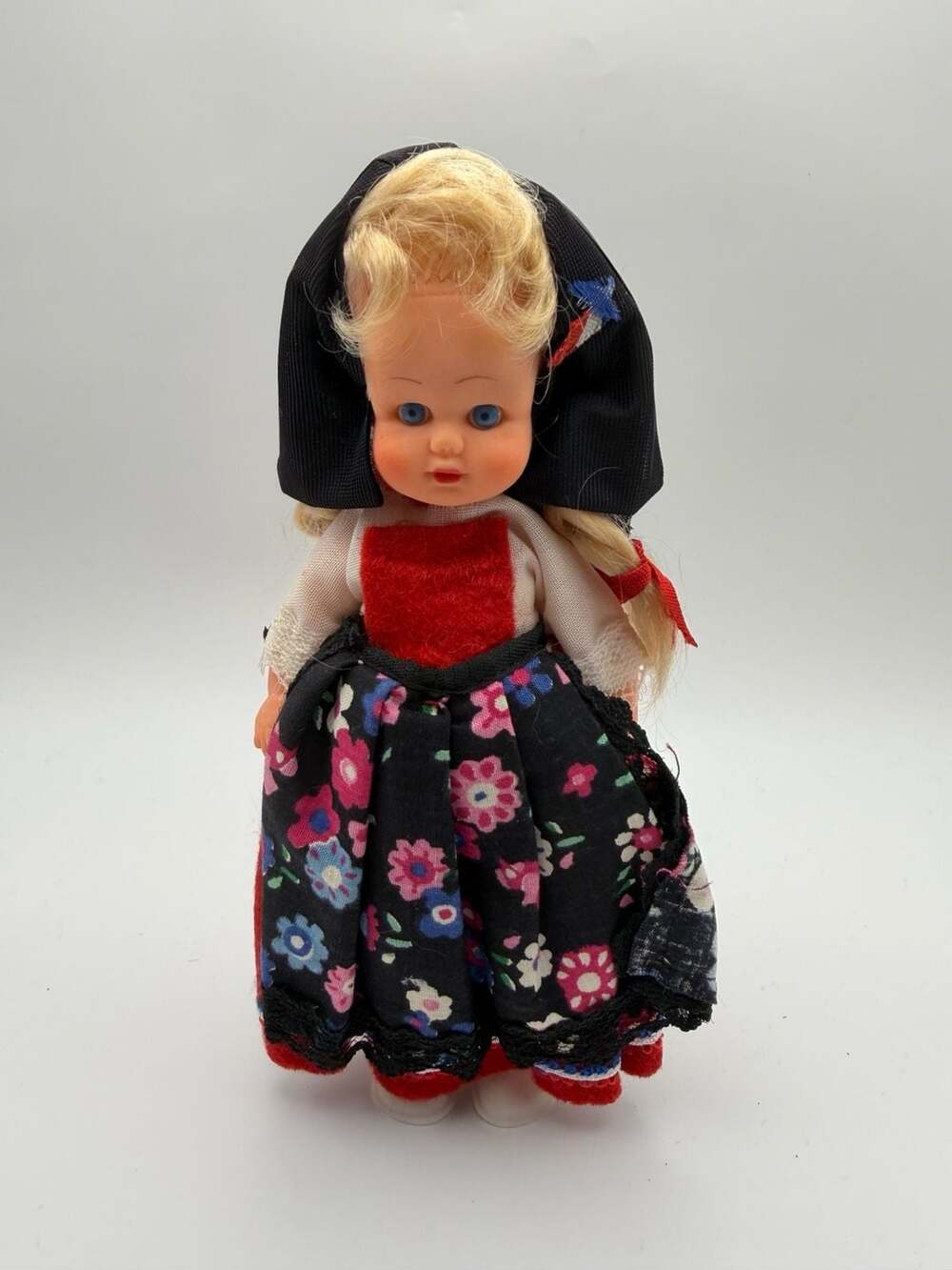 Vintage Nazare Portugal Folk Costume Doll 5.5 Inch Souvenir Figurine